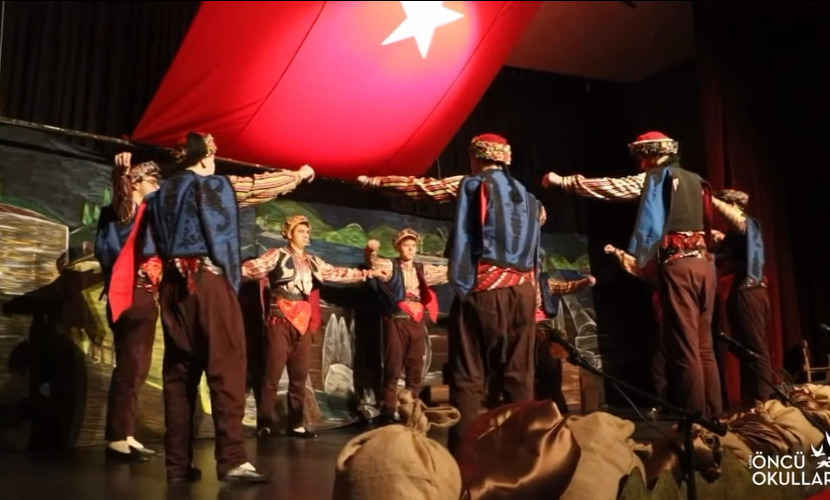 Gazi Mustafa Kemal Atatürk ve Aziz Şehitlerimiz!