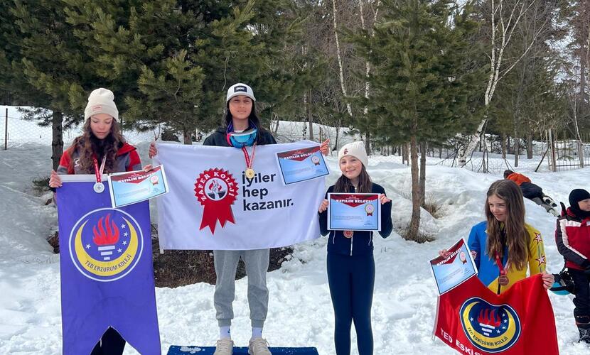 Kayakta Zirveye Bir Adım Daha: Mina’dan Türkiye Derecesi!