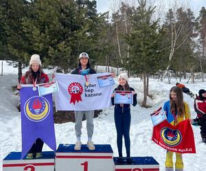 Kayakta Zirveye Bir Adım Daha: Mina’dan Türkiye Derecesi!