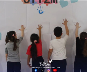 Otizmin farkındayız, onların yanındayız.