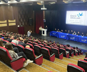 Akran Buluşmalarıyla Güçlenen Yolculuk: Deneyim Paylaşımı, Güven ve Motivasyon Bir Arada 