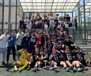 FUTBOL TURNUVASINDA ŞAMPİYON ÖNCÜ'LÜLER