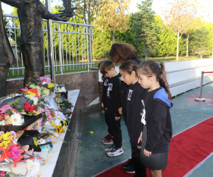 ATA'MIZI SEVGİYLE VE ÖZLEMLE ANDIK