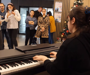 DUYGULARIN DİLİ SANAT, ÖNCÜ LOBİDE