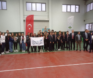 SATRANÇ TURNUVASINA KATILAN ÖĞRENCİLERİMİZ BİZLERİ GURURLANDIRDI