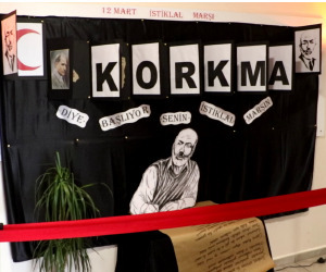 KORKMA SÖNMEZ BU ŞAFAKLARDA YÜZEN AL SANCAK!