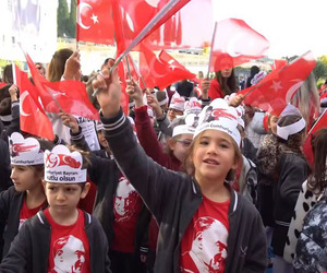 Cumhuriyet coşkusu, Çağdaş Öncü Okulları'nda hayat buluyor.