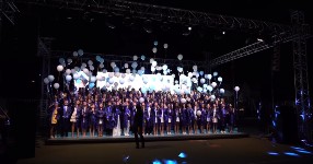 🎓✨ 10. Nesil Turnalarımız 🕊️💙 Çağdaş Öncü Fen ve Anadolu Lisesi 2025 Mezunlarımız… Bu bembeyaz yuvadan 🏫 maviliklere doğru 🌌 umutla, gururla ve coşkuyla kanatlandılar! 🕊️🌟